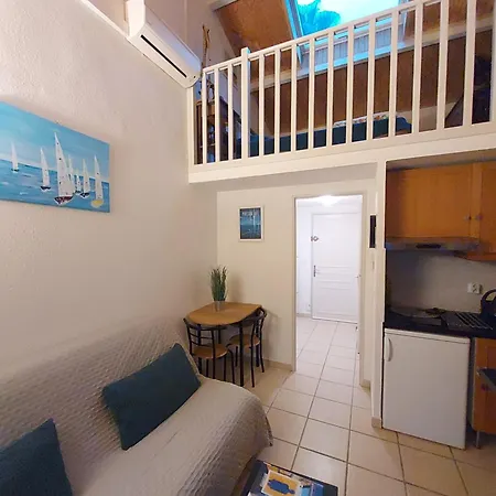 Mezzanine Piscine Presqu'ile De Giens דירה הייר