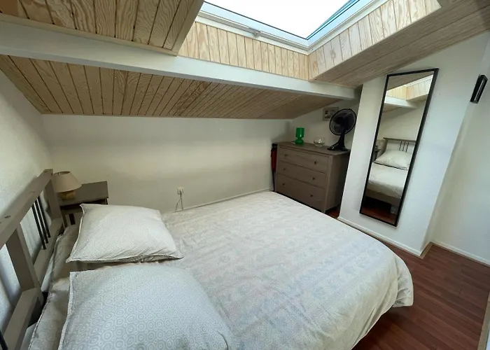 Mezzanine Piscine Presqu'ile De Giens הייר