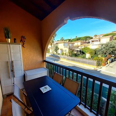 Mezzanine Piscine Presqu'ile De Giens