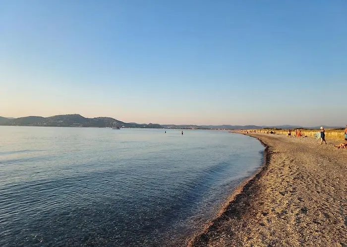 Mezzanine Piscine Presqu'ile De Giens شقة Hyères