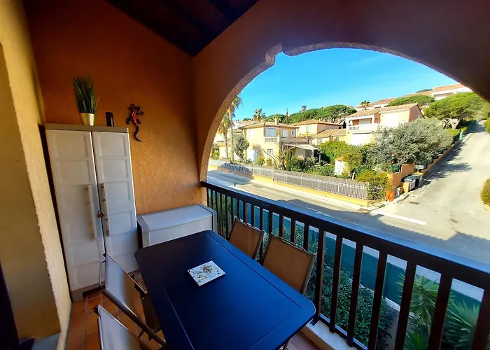 Mezzanine Piscine Presqu'ile De Giens