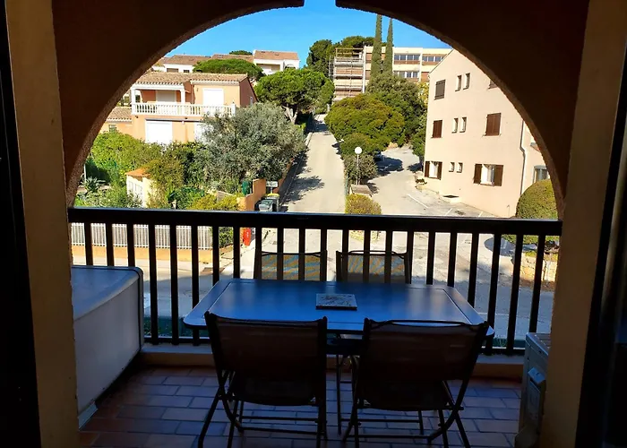Mezzanine Piscine Presqu'ile De Giens شقة