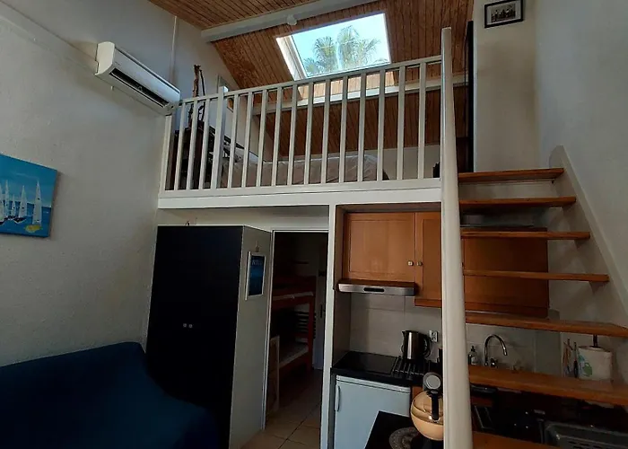 Mezzanine Piscine Presqu'ile De Giens Lägenhet